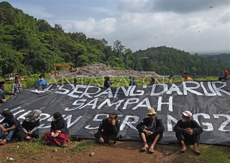 Peringatan Hari Peduli Sampah Antara Foto