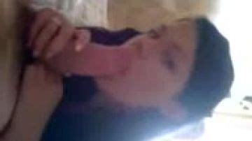 Brunette Babe Blowjob PORNDROIDS