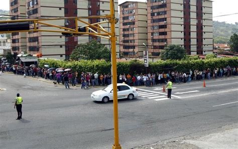 Kilom Tricas Colas En Supermercados Para Comprar Leche