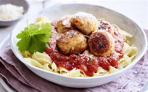 Boulettes De Poulet Et Sauce Tomate Cuisine Et Recettes Recette