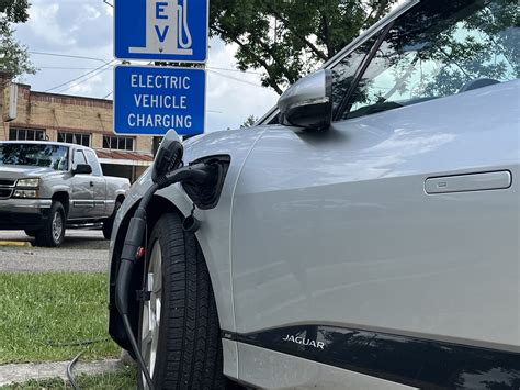 America’s Electric Vehicle Transition Is Well Underway — But Not In Louisiana • Louisiana