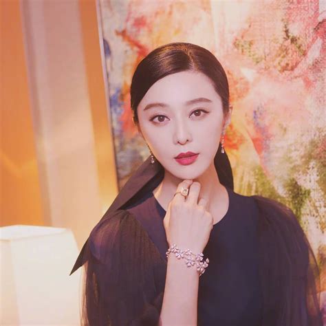 ฟ่านปิงปิง Fanbingbing Cristina Hendricks Fan Bingbing Tv Awards