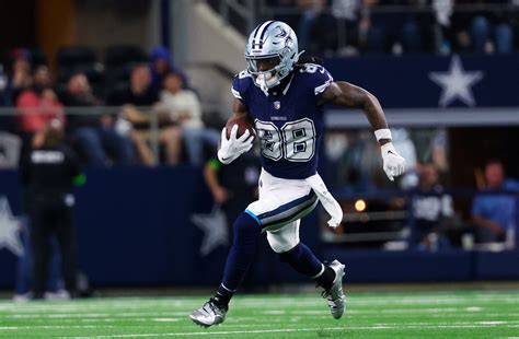 Cowboys sense 'promising' talks with WR CeeDee Lamb | Reuters