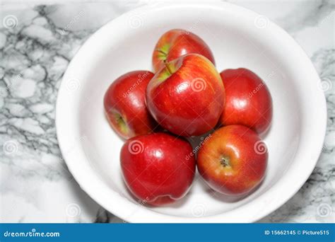 Un Kilo De Pommes Rouges Image Stock Image Du Frais