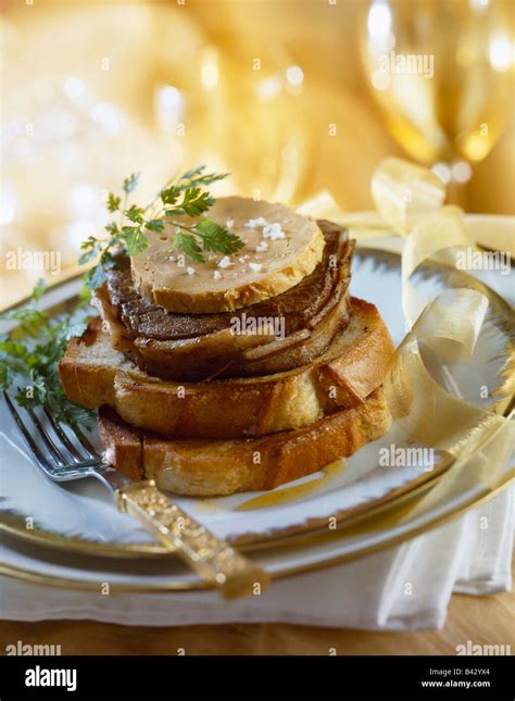 Tournedos hi-res stock photography and images - Alamy