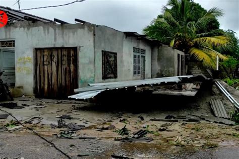 Puluhan Rumah Di Bangka Tengah Rusak Diterjang Puting Beliung ANTARA News