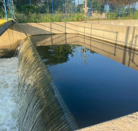 L Nea Morada Distribuye Para Re So Agua Tratada De Calidad Mirada