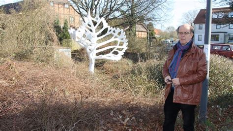 Frischer Glanz für Lindenblatt Skulptur