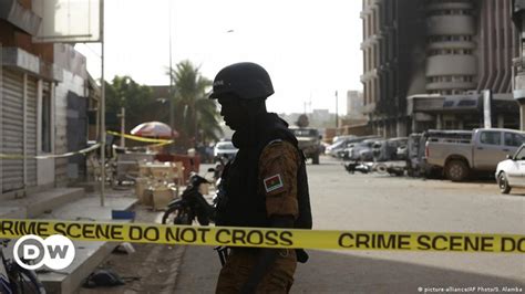 Ataque A Iglesia Burkina Faso Deja 24 Muertos Y 18 Heridos DW 18 02