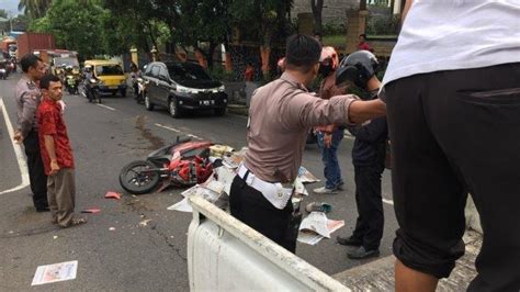 Kecelakaan Hari Ini Pengendara Motor Tewas Di Tempat Usai Tabrak Truk