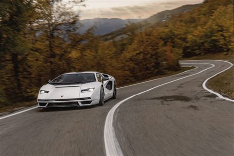 Lamborghini Countach LPI 800 4 Unicona Senza Tempo