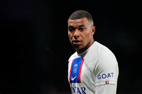 Kylian Mbappe chiar vrea să le facă pe toate la PSG Mutarea bombă