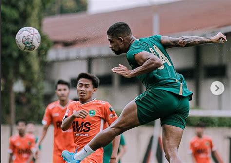 Kompetisi Liga 1 Mandek Ngapain Aja Persebaya Editor Id