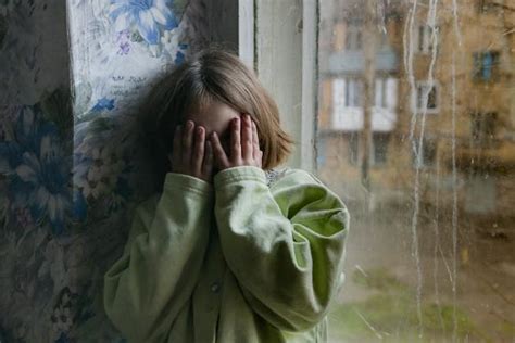 Отец насиловал родную дочь в Костанайской области | Информационное ...