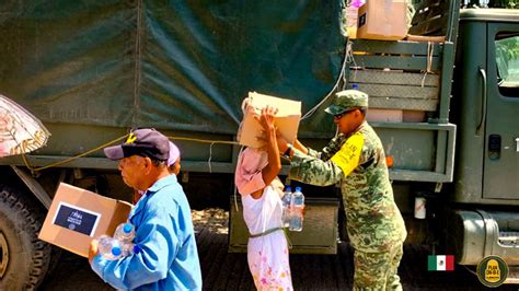 Fuerzas Armadas Distribuyen M S De Mil Despensas En Conjunto