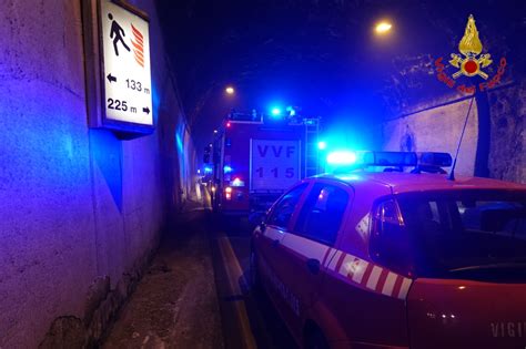 FOTO Solofra Incidente Sotto La Galleria Del Monte Pergola Disagi