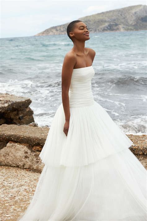 Wedding Dress Trends From Spring Bridal Fashion Week