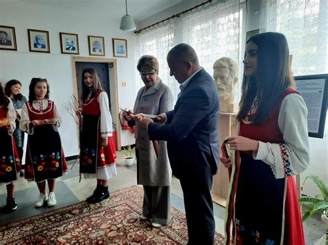 Митрофанова откри паметник на Ботев в Калофер – Новините от Казанлък ...