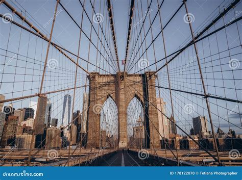 Brooklyn Bridge Sunrise Day. Close Up View of Brooklyn Bridge in New ...