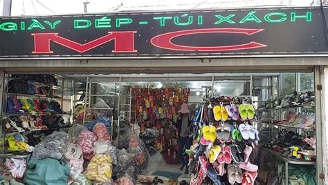 Dự báo mẫu sandal nữ hot hội chị em không thể ngó lơ