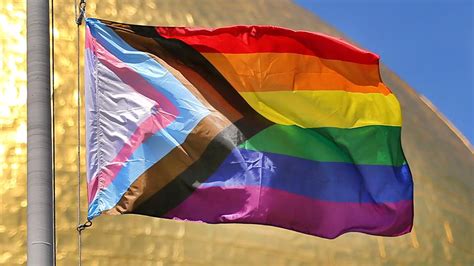 Todo Sobre La Nueva Bandera Lgbt Y Su Significado Homosensual