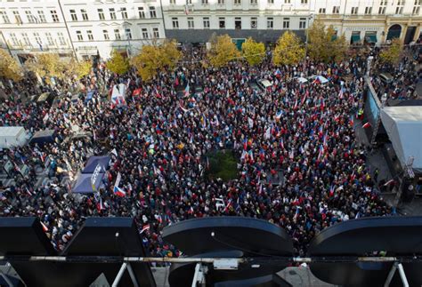 ČESIMA PREKIPJELO IZAŠLI NA ULICE Tisuće ljudi na prosvjedu Vlada