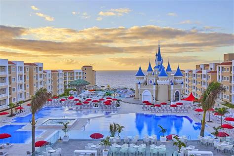 Best Family Hotels in the Canary Islands for Holidays with Kids 🥇