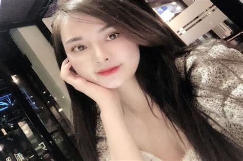 Hot girl tuổi ở TP HCM cầm đầu đường dây bán dâm triệu sex tour