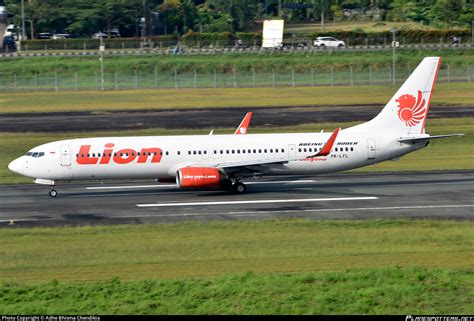 PK LFL Lion Air Boeing 737 9GPER WL Photo By Adhe Bhisma Chendikia