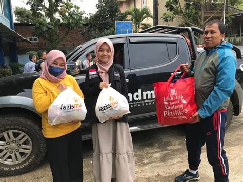 Mdmc Dan Lazismu Jawa Barat Distribusikan Bantuan Kepada Penyintas