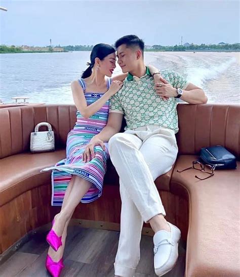 L Quy N Tung Nh Di N Bikini B X U Fan Th T L N N Ho Ng N I Y M I C A Showbiz