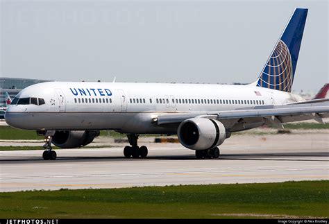 N575UA Boeing 757 222 United Airlines Alex Brodkey JetPhotos