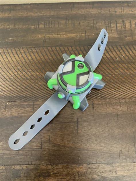 PLAYMATES BEN 10 Alien Game Omnitrix Watch 2019 Memory Game Timing Game