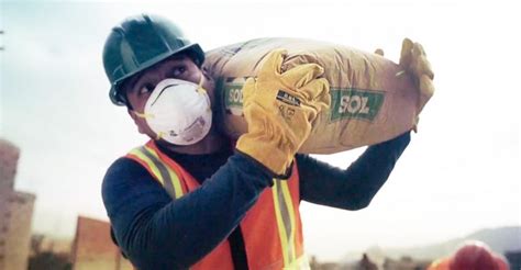 Bolsas de cemento deben pesar máximo 25 kilos por la salud de obreros