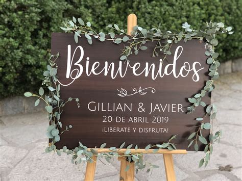 Letrero De Bienvenida En Decoraciones De Boda Campestre