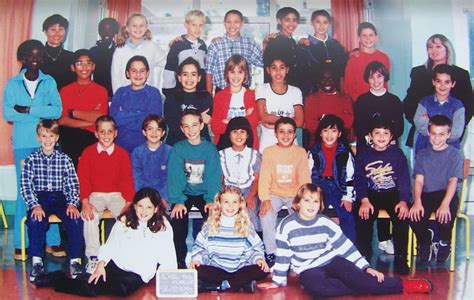 Photo de classe CM2 de 1999 école Des Petits Prés Copains d avant