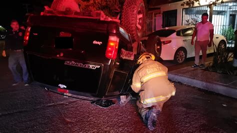 Dos Heridos Deja Volcadura En El Sector Centro De Los Mochis