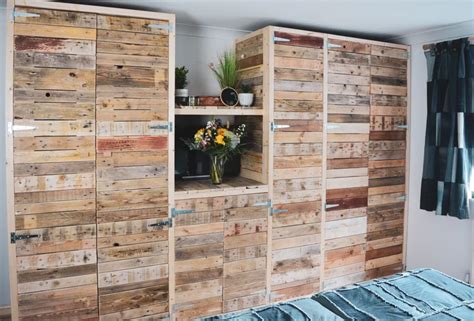 How To Build A Free Standing Pallet Wall Dripmotion