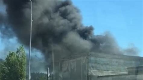 Video Foto Incendiu De Propor Ii La Constan A Un Pompier A Fost R Nit