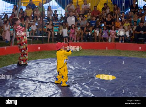 Midget And Clown Hi Res Stock Photography And Images Alamy