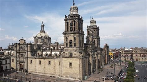 A Tour Of Mexico City in 10 Famous Buildings