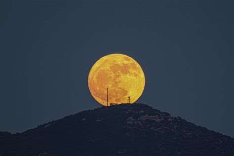 July S Full Moon Is The Buck Moon Here S When To See It And How To