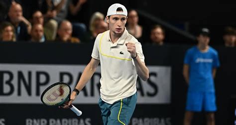 Dubaï Humbert réussit l exploit face à Medvedev et rejoint la finale