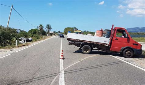 Lamezia Scontro Tra Auto E Camion Sulla SS 18 Feriti Il Lametino It