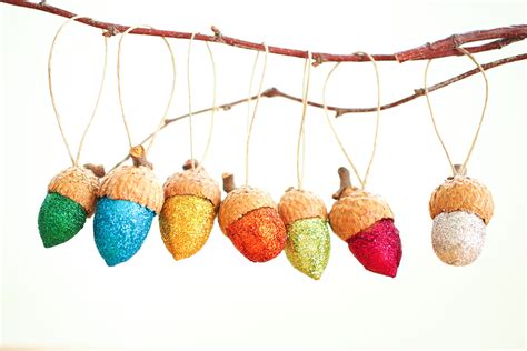 Make Diy Glittery Acorn Christmas Ornaments The Magic Onions Acorn