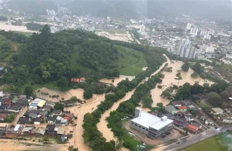 Chuva Intensa Deixa Mortos E Desabrigados Em Santa Catarina Veja