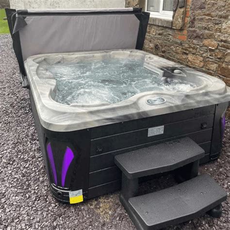 SB344 5 Person Hot Tub A6 Hot Tubs A6 Hot Tubs