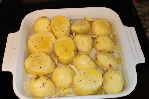 Roasted Garlic Potatoes Recipe | Natalia de Oliveira