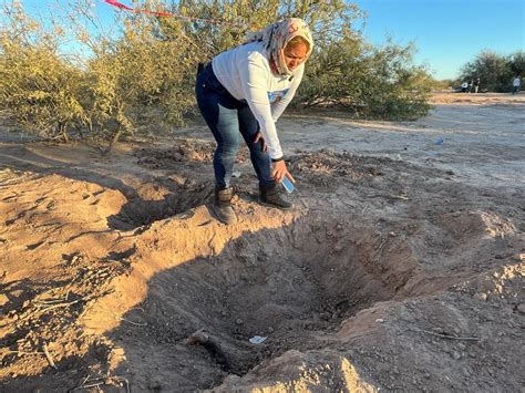 La Jornada Colectivos hallan diez fosas más en cementerio clandestino