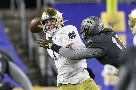 Notre Dame’s Quarterback Situation Entering 2021